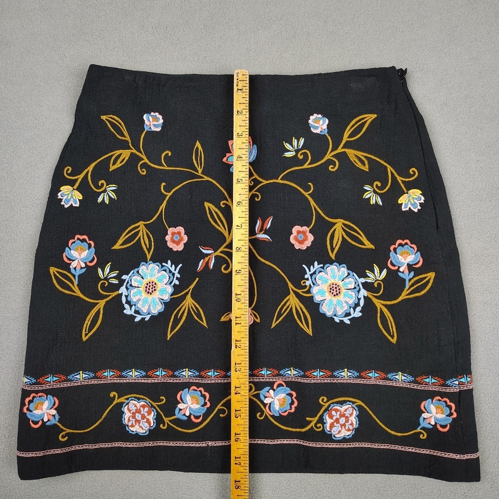 LOFT Floral Embroidered Pencil Skirt Women Size 2 Black Career Formal Cotton EC - Picture 6 of 10